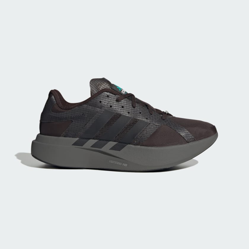 Side view of the Equipment EVO SL sports shoe in a dark color on a light background.