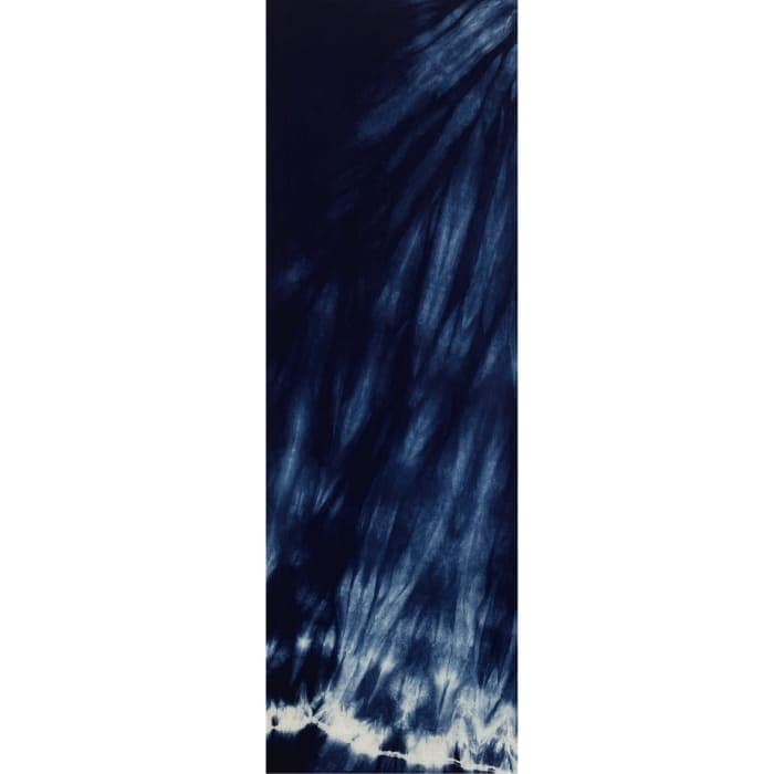 Full-length indigo-dyed tenugui (藍染め手ぬぐい) showing a blue-and-white mura-zome pattern.