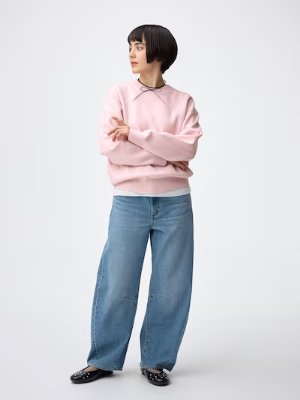 Model wearing the barrel-leg jeans (short length 68.0 cm) shown full-length.