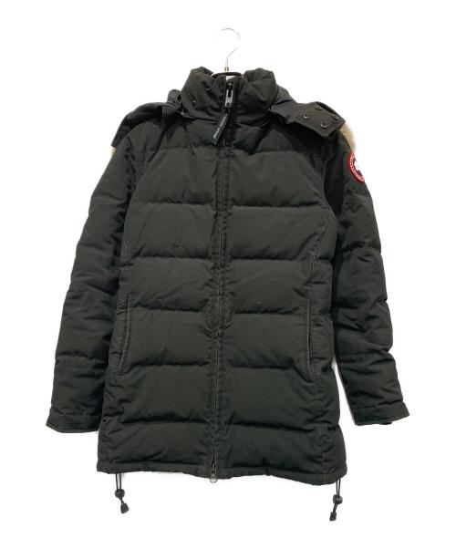 Front view of the BELLEVILLE PARKA men's down jacket in black hanging on a hanger.