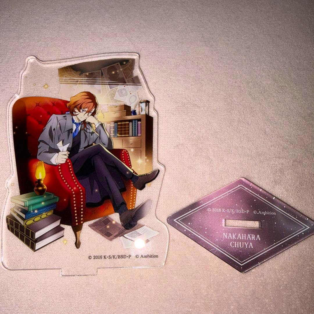 Acrylic stand featuring Nakahara Chuuya from Bungou Stray Dogs shown next to its removable diamond-shaped base.