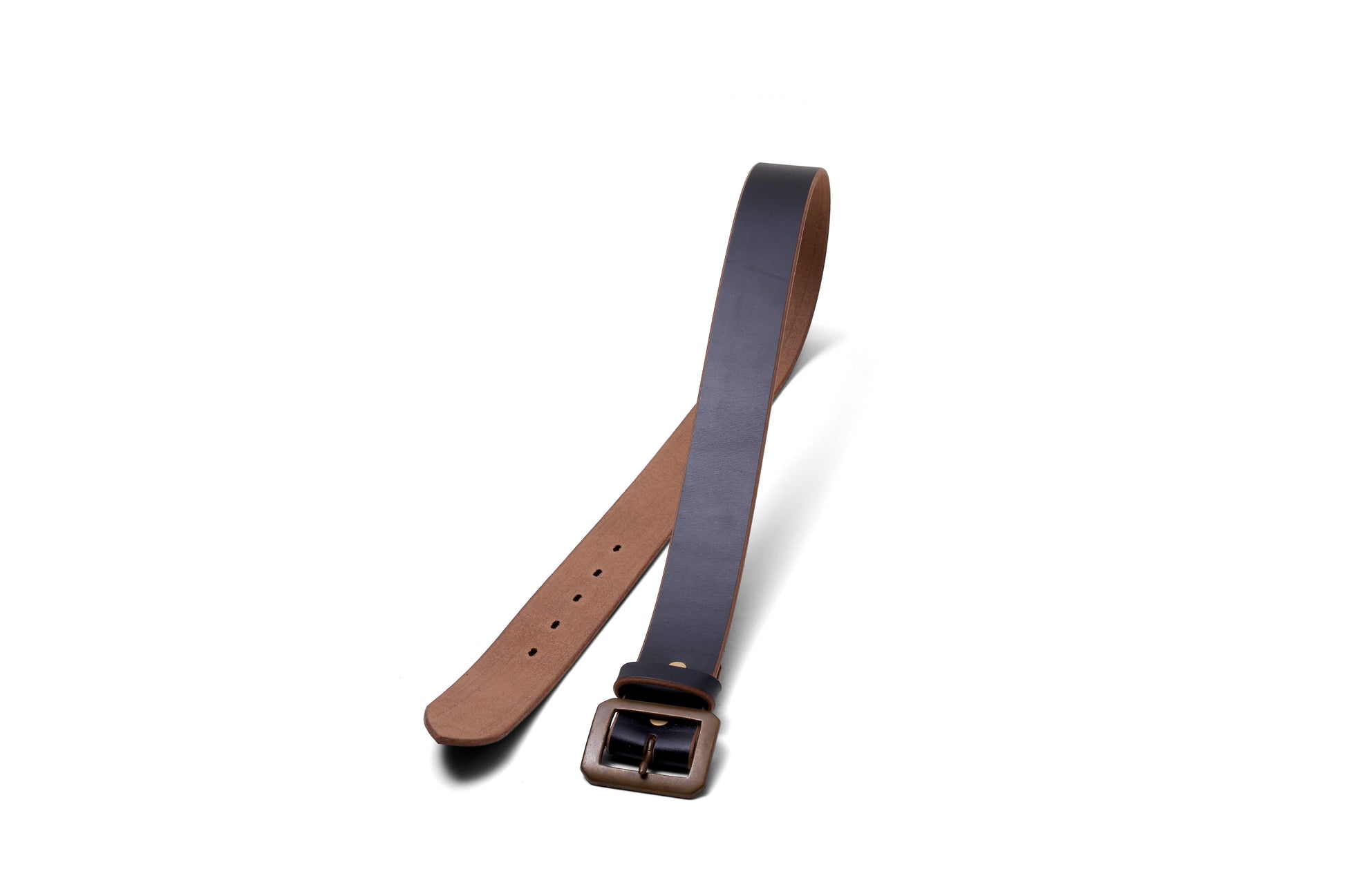 A Chromexcel oil leather 40mm belt with metal buckle laid out on a white background.