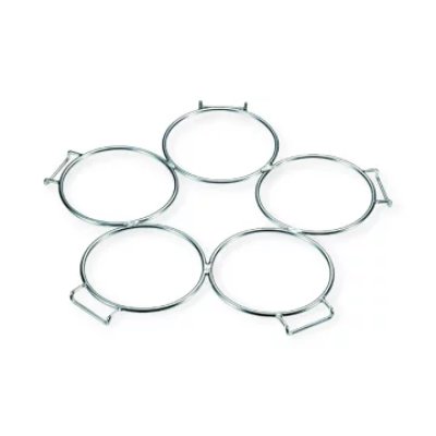 Five metal cooking rings for a 16cm pot arranged together.