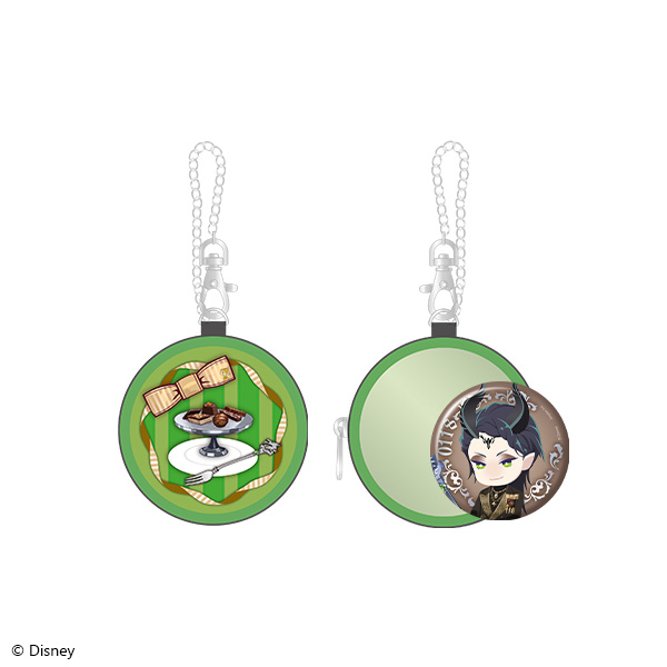 Front and back views of the round green window pouch with chain and the included Malleus Draconia can badge.