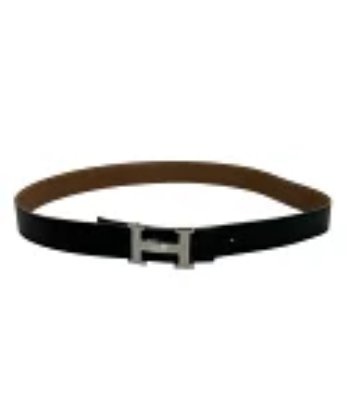 Black cow-leather men's belt with a silver H buckle laid flat.