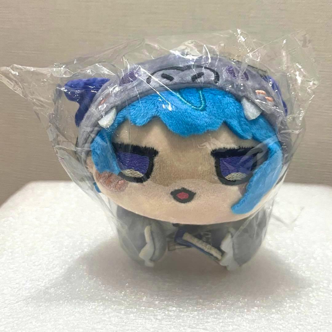 Front view of the Hoshimachi Suisei plush toy (辰) sealed in plastic packaging.