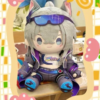 Front view of the 崩壊スターレイル 銀狼 LV.999 40cm plush seated on a surface wearing its character outfit.
