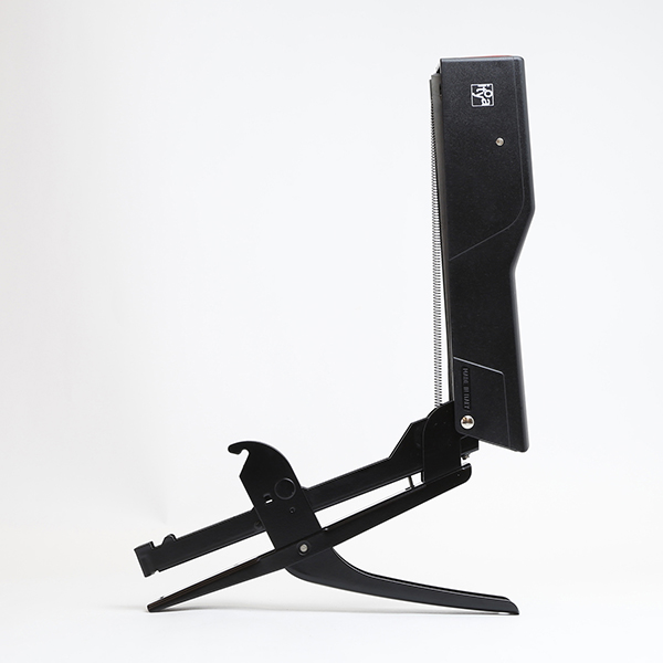 Black 伊東屋 ZENITH stapler shown open against a white background.