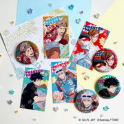 Several round can badges and rectangular character stickers from the Jujutsu Kaisen Phantom Parade set displayed on a pastel background.