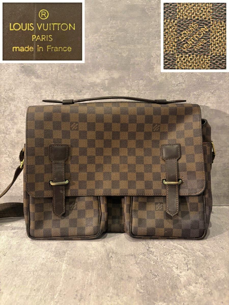 Front view of the Louis Vuitton Damier Ébène Broadway 2-way shoulder bag showing checkerboard canvas, two front pockets and leather straps, with inset close-ups of the Louis Vuitton stamp and canvas pattern.