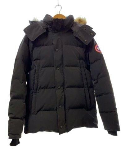 Front view of the black men's polyester down jacket with a fur-trimmed hood hanging on a hanger.