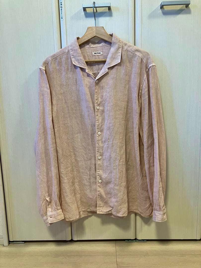 Front view of the MITTAN hemp shirt SH-117B in bengara light pink (size 2) hanging on a wooden hanger.