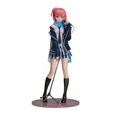 Front view of the Good Smile Company 1/6 figure of Yui Yuigahama (original ver.) standing on a round base and holding a microphone.