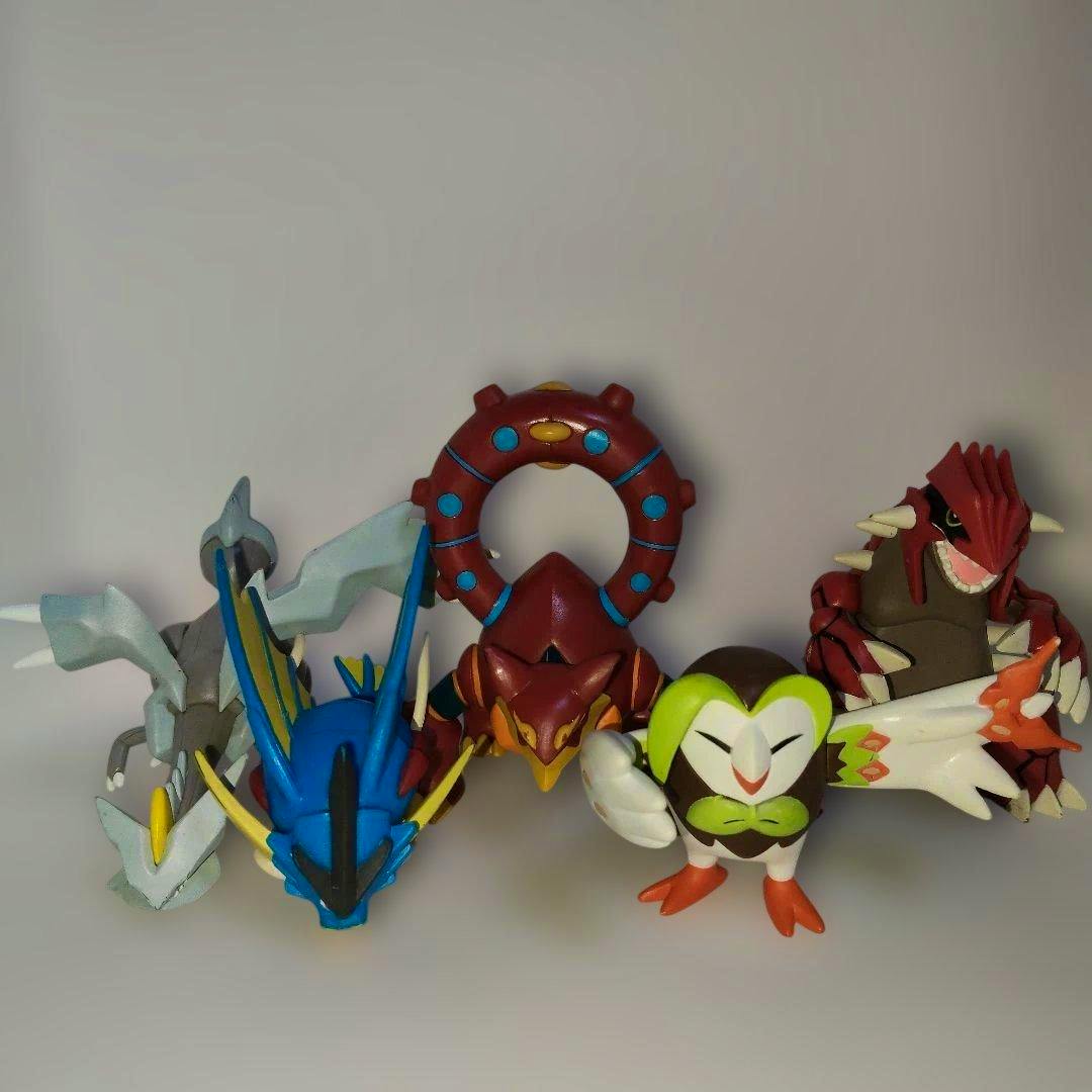Five Pokémon Moncolle plastic figures from the ML/super-size 5-piece set arranged on a plain background.