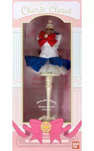 Cherie Closet Sailor Moon miniature doll sailor outfit on a mannequin displayed inside pink retail packaging.