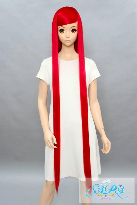 Mannequin wearing the red straight wig from the SARAストレート120cm - Sレッド05 product against a gray background.