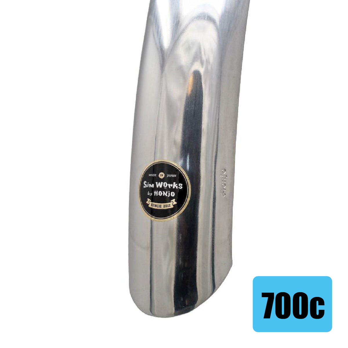 Close-up photo of the SIMWORKS Smooth 51 bicycle fender tip showing the brand badge and a "700c" label.