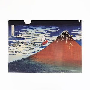 Front of the A4 clear file showing Hokusai's "Red Fuji" (凱風快晴) design with a small Snoopy figure near Mount Fuji.