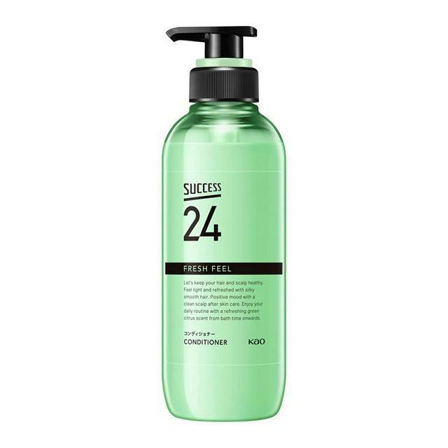 Front view of a green SUCCESS 24 Fresh Feel conditioner bottle with pump, labeled 400ml.