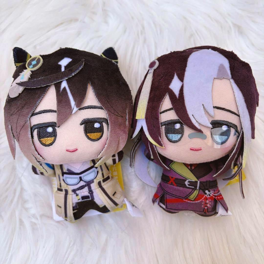 Two chibi plush toys from the ウマ娘 ちびぐるみvol.4 set (Dream Journey and Stay Gold) photographed on a white furry surface.
