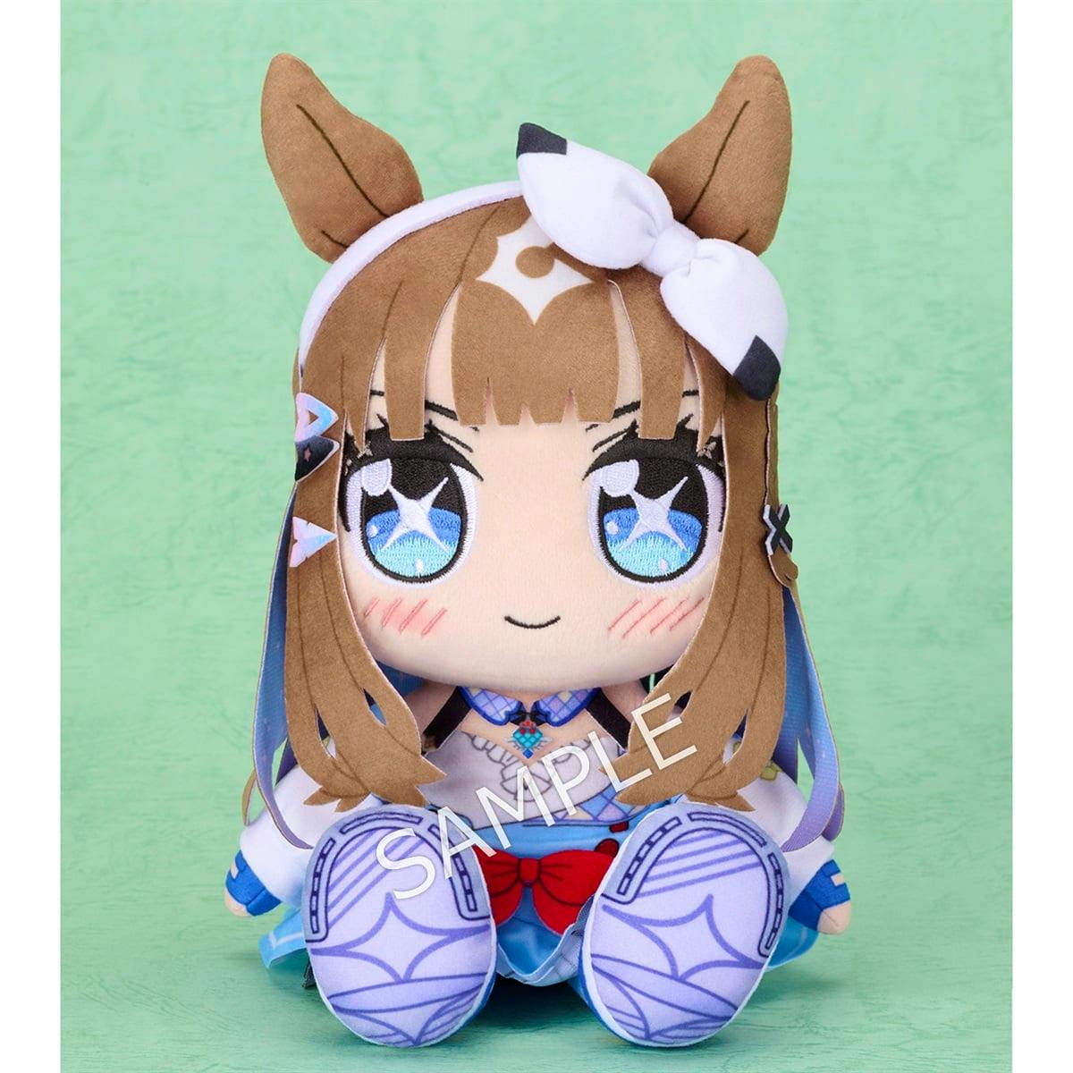 Front view of the ウマ娘 プリティーダービー くりぱん ぬいぐるみ アーモンドアイ plush showing the character's face, ears, and outfit on a green background.